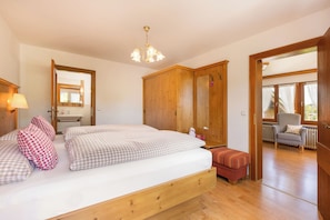 1 bedroom, iron/ironing board, internet, bed sheets