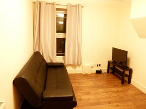 Living area - SS Property Hub - Canary Wharf Family Apartment (London)