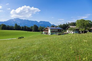 Exterior - Vacation apartment Gipfelzauber, for 1-4 persons (Berchtesgaden)
