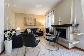Apartment, 3 Bedrooms | Living room - Ortalakeflat - Casallegra (Orta San Giulio)
