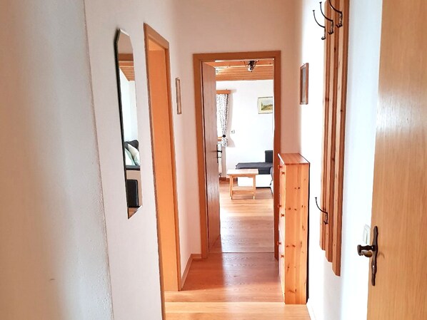 Interior - Ferienwohnung° II 45 qm, extra Schlafzimmer und Ost-Balkon° (Aschau im Chiemgau)