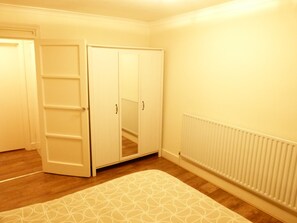 Apartment | 1 bedroom, iron/ironing board, free WiFi - SS Property Hub - Canary Wharf Apartment (London)
