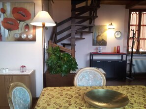 Appartement, 2 chambres | Aire de séjour