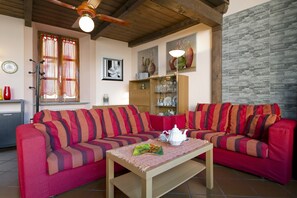 Appartement, 2 chambres | Aire de séjour