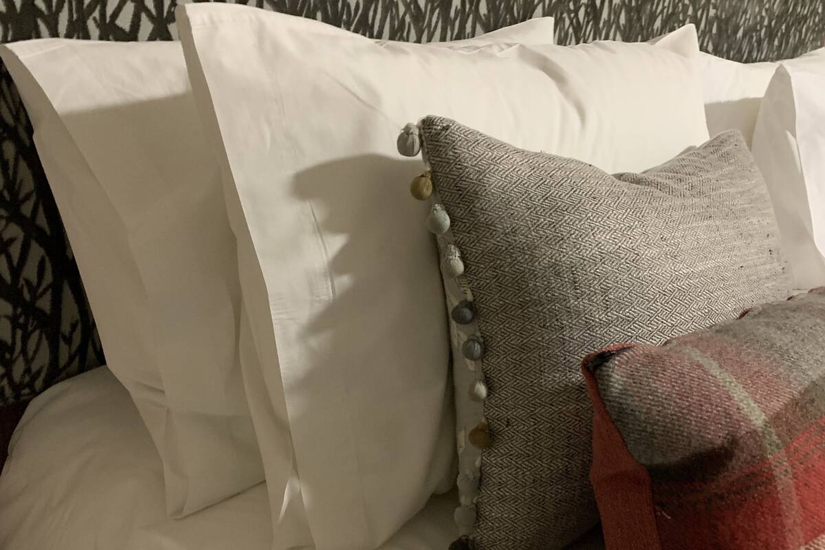 Classic Twin Room (Hazel) | 1 bedroom, premium bedding, desk, blackout drapes