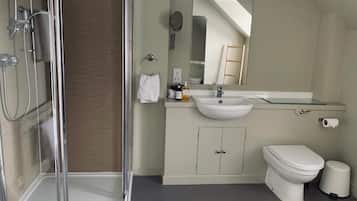 Douche, articles de toilette gratuits, sĂšche-cheveux