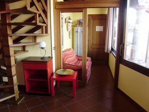 Apartment, 2 Schlafzimmer | Wohnbereich