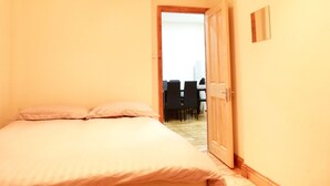 Apartment, 2 Bedrooms | 1 bedroom, iron/ironing board, free WiFi - SS Property Hub - Family Apartment Kensington (London)