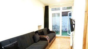 Apartment, 2 Bedrooms | 1 bedroom, iron/ironing board, free WiFi - SS Property Hub - Family Apartment Kensington (London)