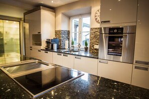 Fridge, oven, stovetop, dishwasher - Ferienwohnung (Berchtesgaden)