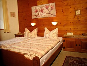 1 bedroom, internet, bed sheets