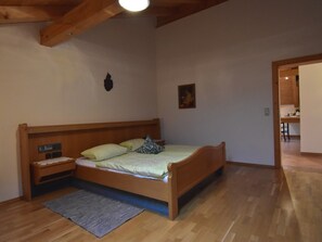 2 bedrooms, Internet, bed sheets