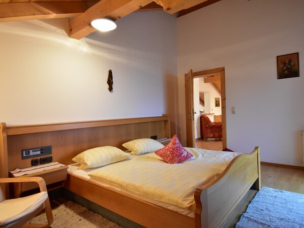 2 bedrooms, Internet, bed sheets