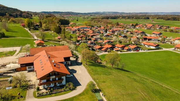 Unclassified image, 1 of 27, button - Vacation apartment Hochgern (Rottau)