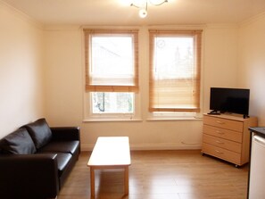 Apartment | Living area - SS Property Hub - Family Apartment in Kensington (London)