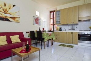 Apartment, 1 Bedroom | Private kitchenette | Fridge, stovetop, cookware/dishes/utensils - Ortalakeflat - Centrale (Orta San Giulio)
