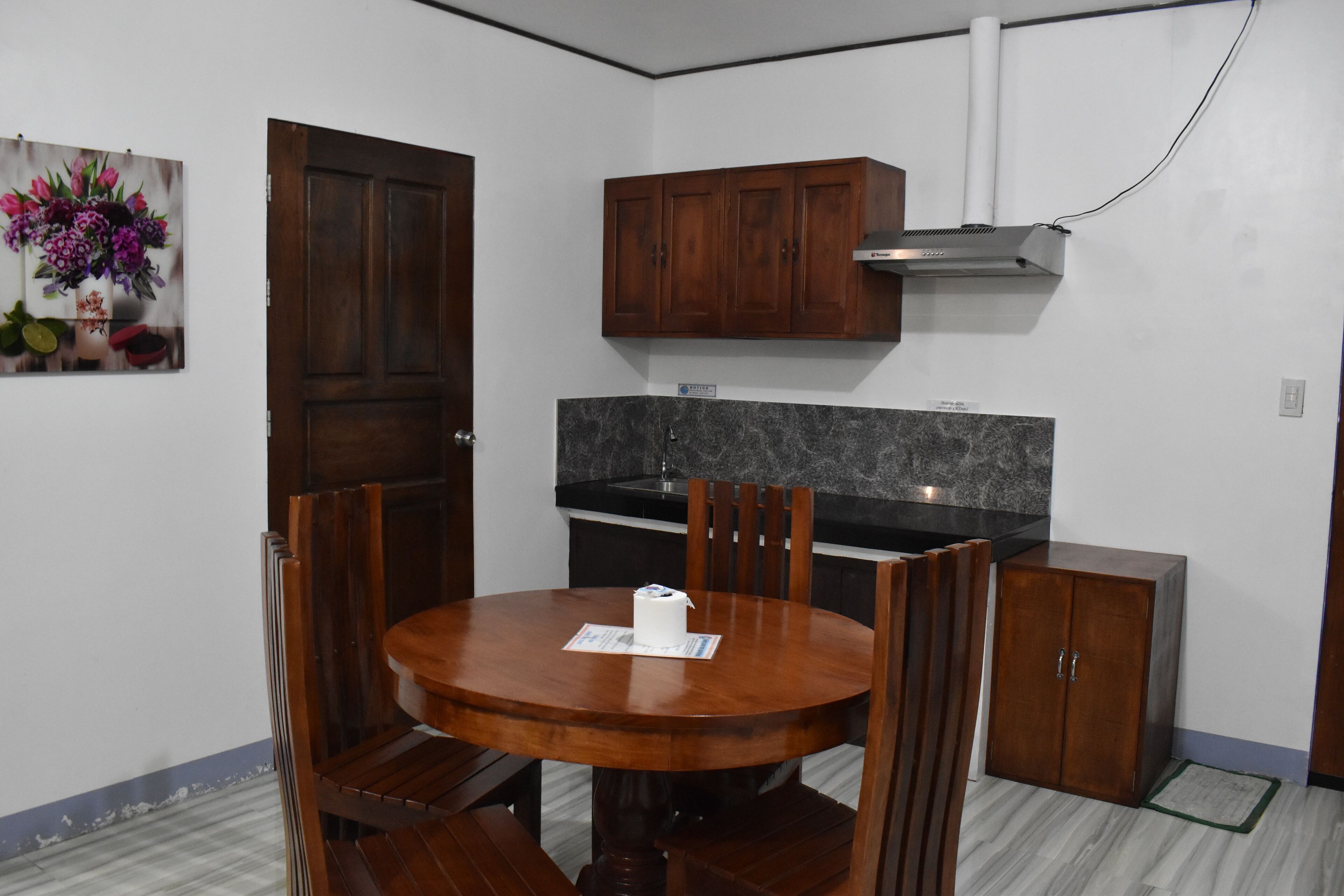 family double room | in-room dining