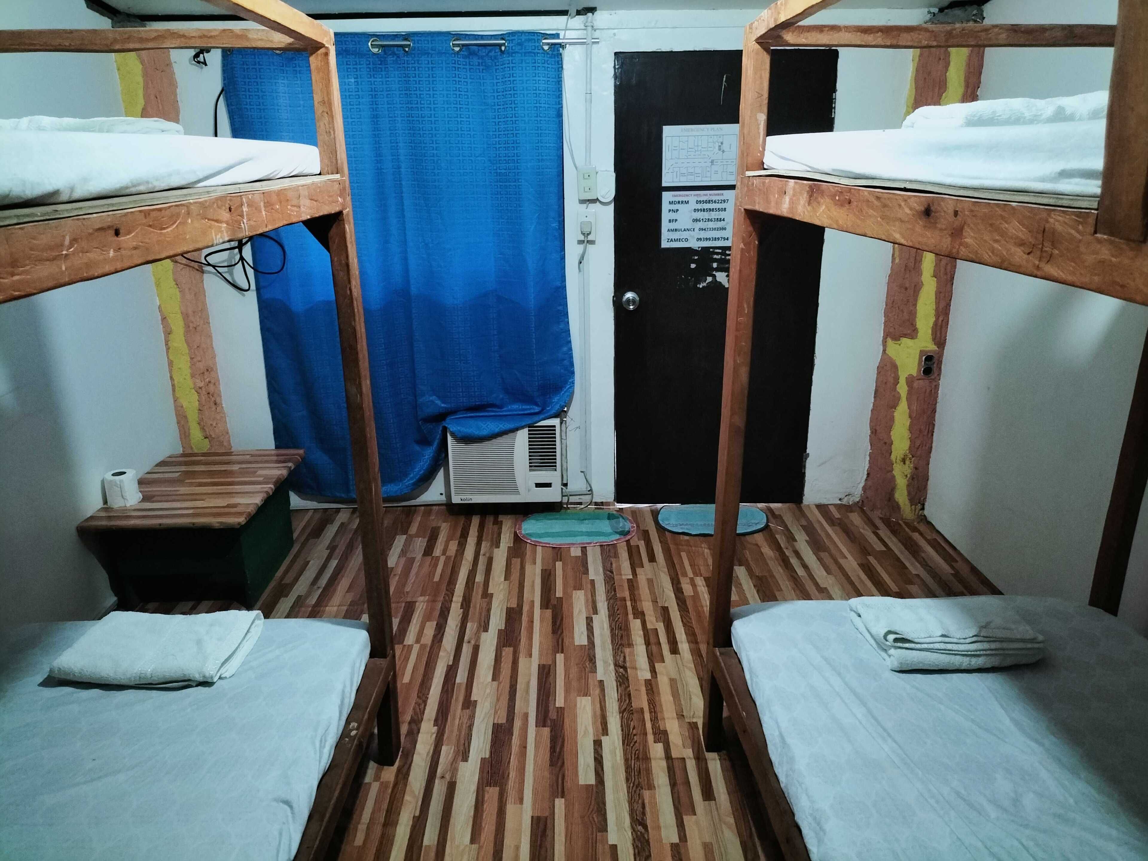 economy room | bed sheets