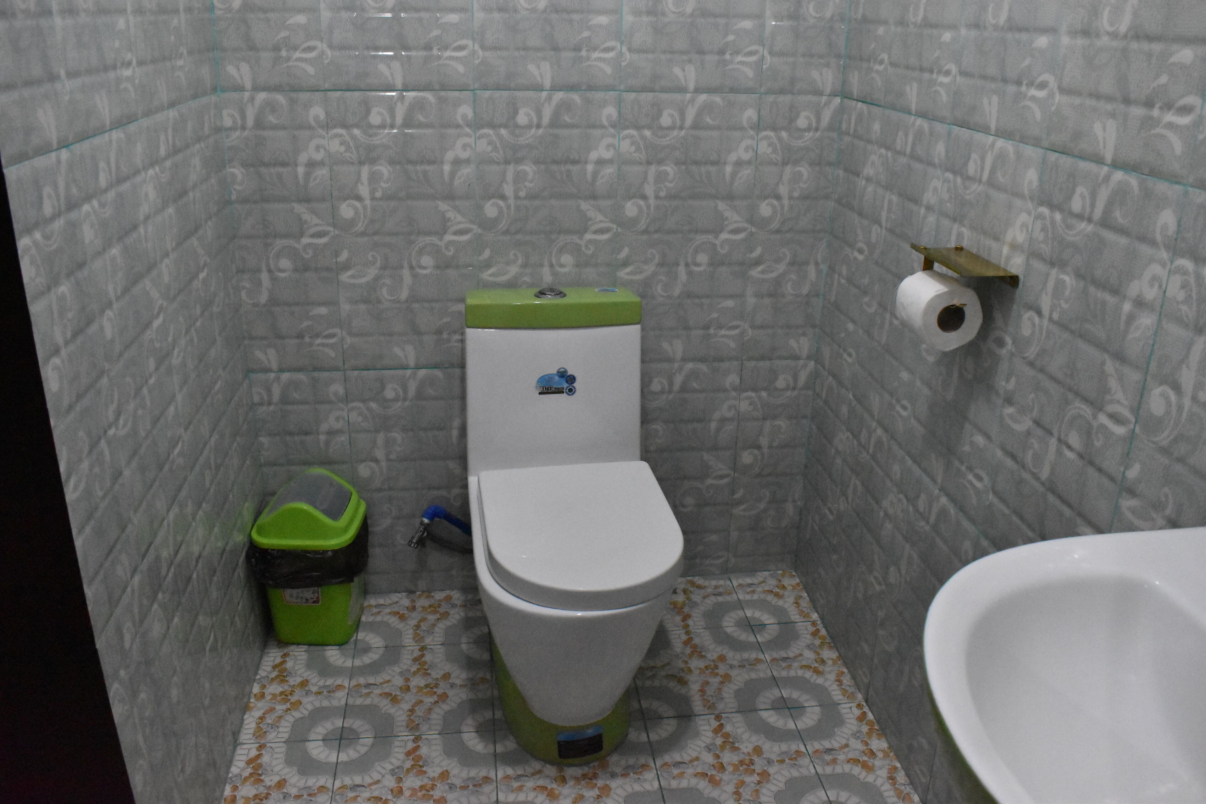 superior room | bathroom | shower, towels