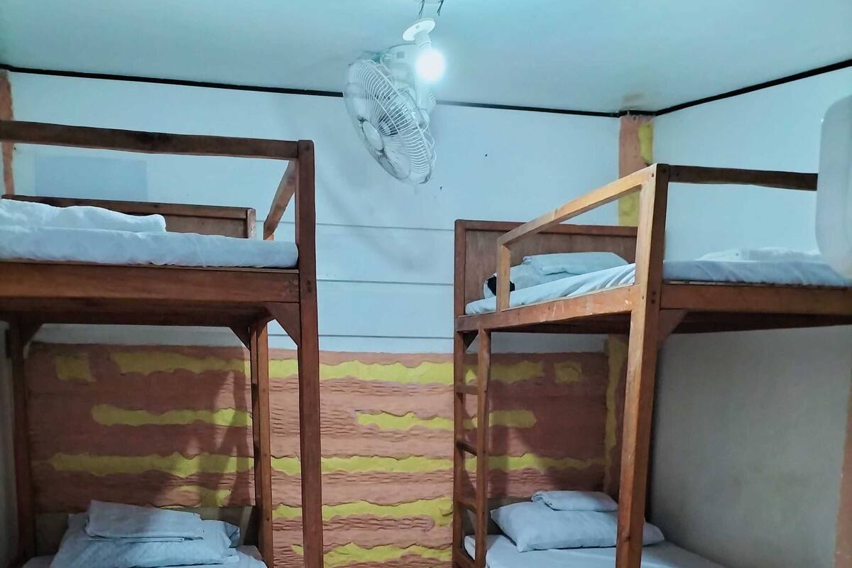 Economy Room | Bed sheets
