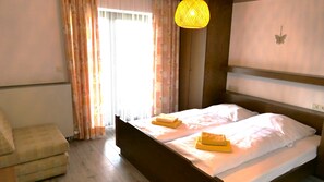 1 bedroom, internet, bed sheets