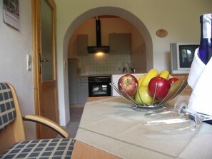 Fridge, oven, stovetop