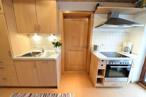 Ferienwohnung 1 im Obergeschoss, 65 qm, für 2 bis 4 Personen, 2 sep. Schlafzimmer und Balkon