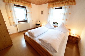 2 bedrooms, Internet, bed sheets