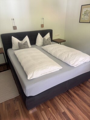1 bedroom, Internet, bed sheets