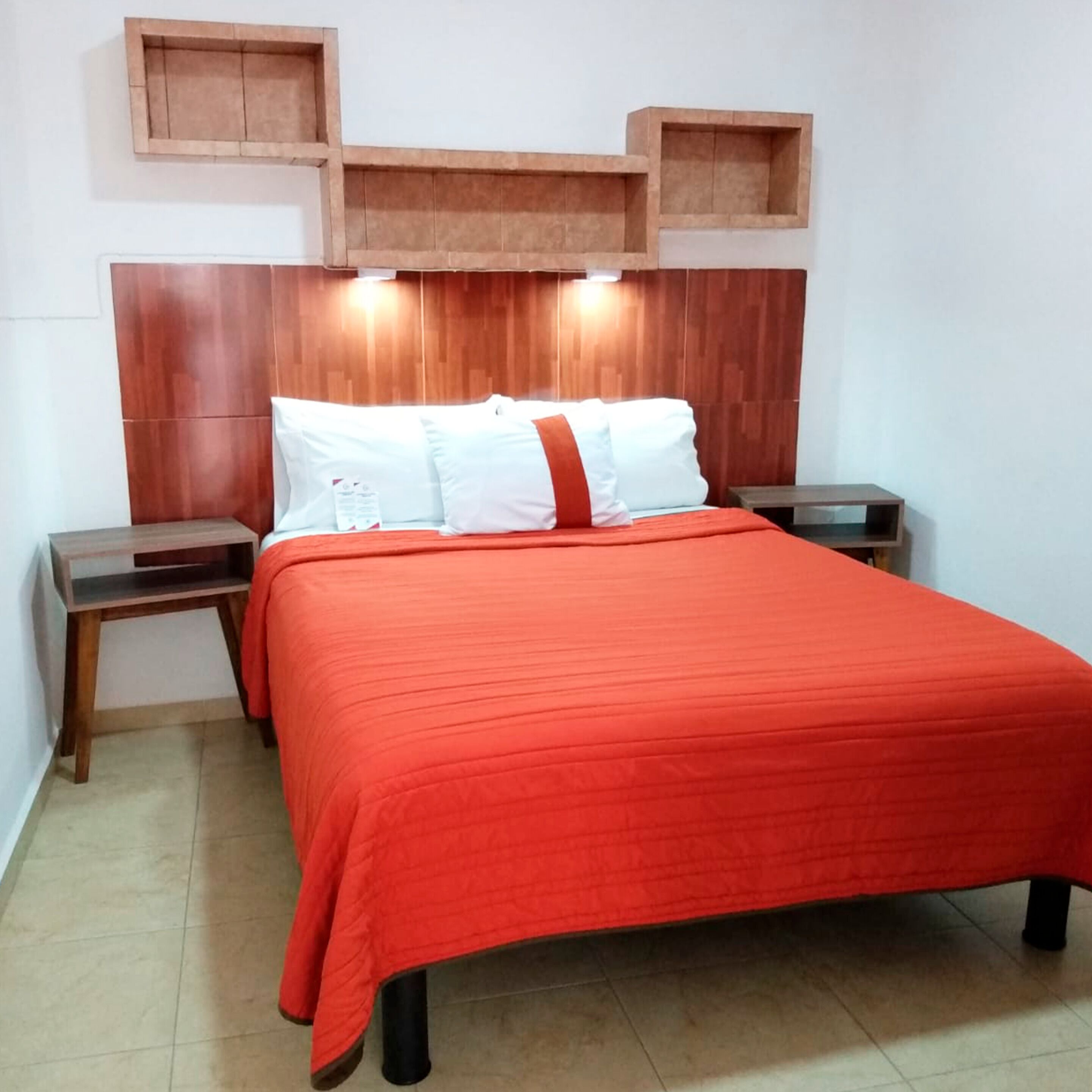 Room, 1 Queen Bed | Premium bedding, desk, iron/ironing board, free WiFi