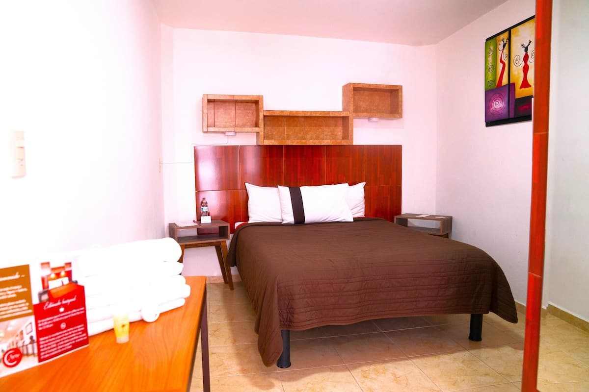 Ropa de cama de alta calidad y escritorio