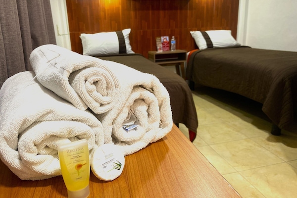 Standard Room, 2 Twin Beds | Premium bedding, desk, iron/ironing board, free WiFi