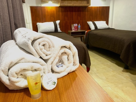 Standard Room, 2 Twin Beds | Premium bedding, desk, iron/ironing board, free WiFi