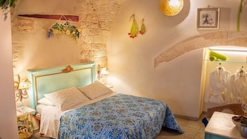 Exclusive Suite, 1 King Bed, Private Bathroom | Frette Italian sheets, premium bedding, memory foam beds, minibar