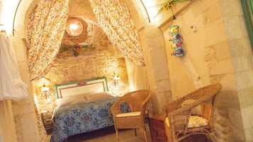 Luksussuite, 1 kingsize-seng, privat bad | Italienske Frette-laken, sengetøy av topp kvalitet og memory foam-senger