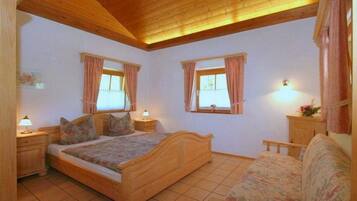 1 bedroom, internet, bed sheets