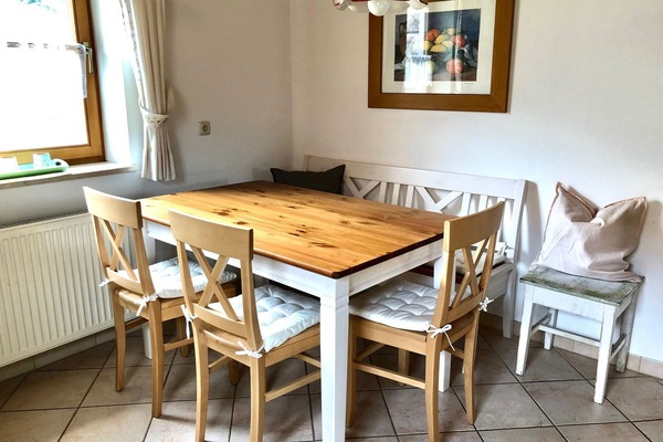 Ferienhaus, 3 Schlafzimmer, mit Garten, Seeblick, bis 6 Personen, 135 qm-Küche EG Essgruppe