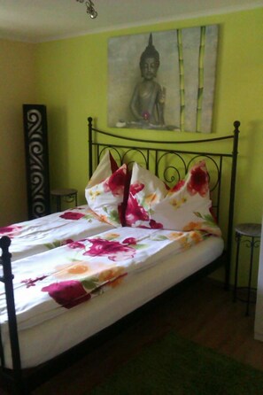 1 quarto, acesso à internet, roupa de cama