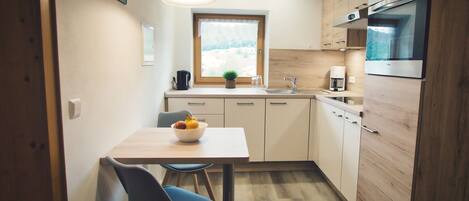 Réfrigérateur, four, plaque de cuisson, lave-vaisselle