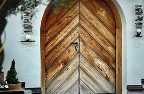 Exterior detail - Appartement Heuboden im Dachgeschoss Atelier mit Dusche / WC (Breitbrunn am Chiemsee)