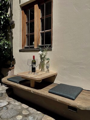 Unclassified image, 2 of 17, button