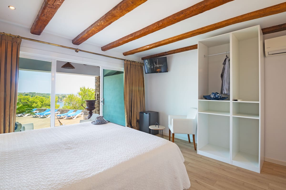 comfort suite, terrace, sea view | 1 bedroom, premium bedding, minibar, blackout curtains