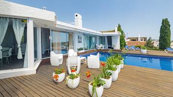 Comfort Duplex, 3 Bedrooms, Terrace, Sea View | 1 bedroom, premium bedding, minibar, blackout curtains