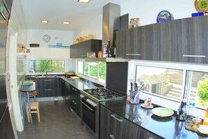 Comfort Duplex, 3 Bedrooms, Terrace, Sea View | Private kitchen