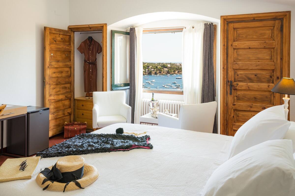 Habitación doble Grand, vista al océano | Ropa de cama de alta calidad, minibar y cortinas blackout