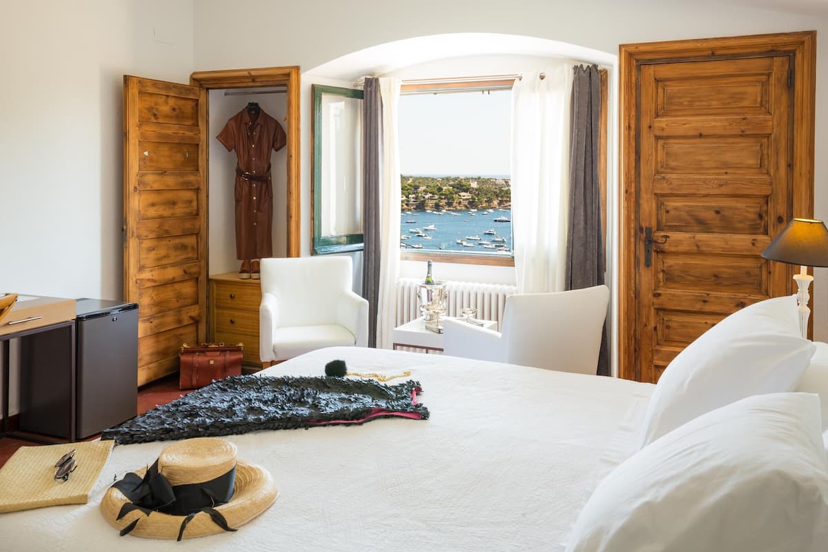 Tweepersoonskamer, uitzicht op zee | 1 slaapkamer, luxe beddengoed, een minibar, verduisterende gordijnen