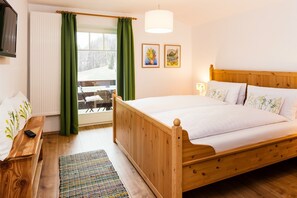 3 bedrooms, Internet, bed sheets - Vacation apartment, 4-6 persons, 90 m², 3 bedrooms, living room, kitchen, 2 bathrooms and balcony (Bischofswiesen)
