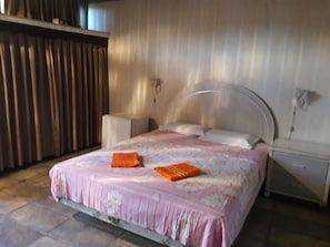 Frigobar, escrivaninha, Wi-Fi de cortesia