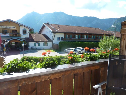 Lilien-Apartment für 2 Personen, separates Schlafzimmer, Balkon, 42 m²