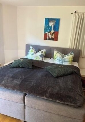 1 bedroom, Internet, bed sheets